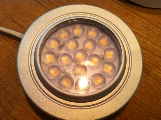 LED Incandescent Under Counter Light Comparison 4