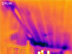 Infrared shot of cape cod foyer with major air leakage